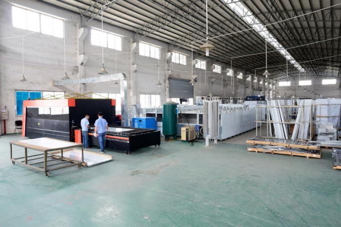 Guangzhou Yixue Commercial Refrigeration Equipment Co., Ltd. fabriek productielijn 2
