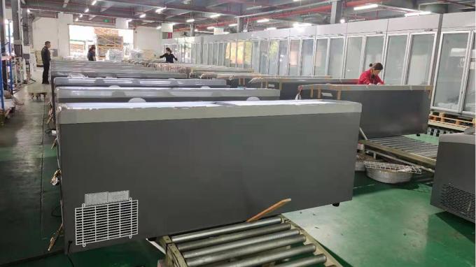 Guangzhou Yixue Commercial Refrigeration Equipment Co., Ltd. fabriek productielijn 4