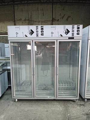 Commerciële drank displays koelkast 3 glazen deur rechtopchiller 110V 60Hz