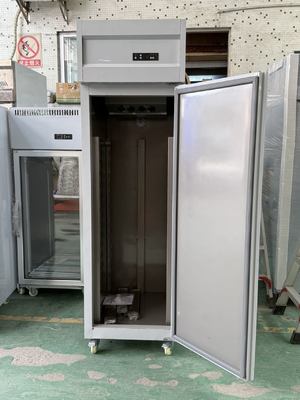 1-deurs Verticale vriezer Commercieel restaurant Koelkast Bakkerij Koelkast met dienstrokjes